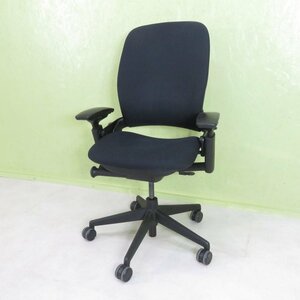 Steelcase スチールケース LEAP V2 リープV2 4361520 肘付きチェア ブラック オフィスチェア 可動肘 EG11725 中古オフィス家具