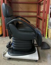 ◇[現状品]大広 オオヒロ 電動 リクライニングチェア シャンプー椅子 ブラック DO48838 フットスイッチ 簡易動作確認済 (1) 引取歓迎_画像3