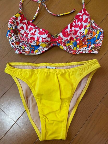 2枚目の写真はバックのデザインです表参道水着専門店にて購入定価3万