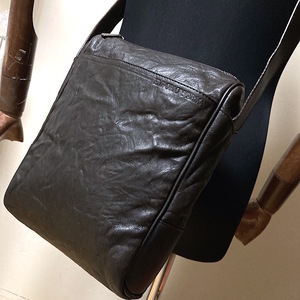 1Z240515B прекрасный товар EMPORIO ARMANI Emporio Armani мужской сумка на плечо one плечо осмотр портфель большая сумка рюкзак 