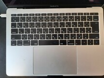⑧ジャンク品 MacBookPro-13inch(A1708),表示不具合,ACアダプタ及びSSDなし_画像2