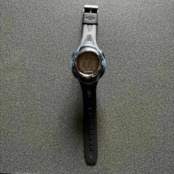 腕時計 デジタル