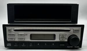 y1678E Suzuki оригинальный CD плеер свободный кейс аудио крепление, опора 39101-58J00-JS8 работоспособность не проверялась серебряный Car Audio FM AM радио 