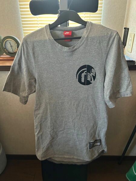 中古 NIKE 半袖Tシャツ グレー　メンズ フロント&背面NIKE AIRロゴ付き　S