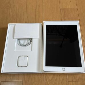 iPad Wi-Fi 32GB ゴールド 2017年モデル　第5世代