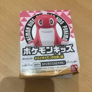 ポケモンキッズのシャリタツです。箱に少しつぶれがあります。ご了承ください(＞人＜;)