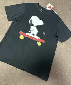 NO291☆スヌーピー×ユニクロ　【新品未使用、タグ付き】スヌーピーが可愛いTシャツ　黒