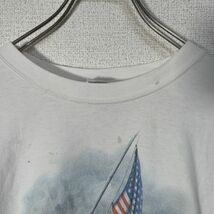ヘインズ　メキシコ製Tシャツ　USA国旗　消防士　白T　FDNY　29 古着　入手困難　激レア　希少 人気　袖ロゴ　ファイヤーファイター_画像2