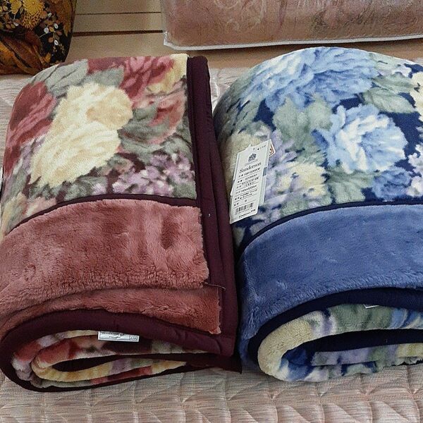 西川　サンダーソンアクリル毛布　ピンク・ブルー2枚セット　日本製