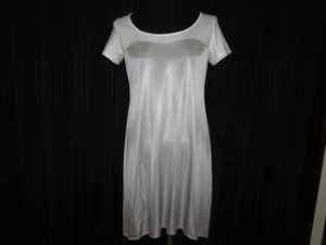 # beautiful goods VICKY Vicky made in Japan * line pretty short sleeves One-piece blouse T-shirt satin white silver white 2 number M size 9 number 38 number 