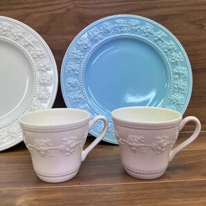 US240429 C-55 WEDGWOOD ウェッジウッド FESTIVITY プレート カップ ソーサー 洋食器 アイボリー ピンク ブルー ホワイト まとめ 現状品の画像6