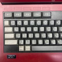 240429 C-118 SHARP シャープ CZ-804CR パーソナルコンピューター レッド 通電確認済み_画像3