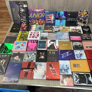 US240429 E-184 韓流 韓国 K-POP まとめ 大量 iKON 東方神起 BTS TWICE SUPER JUNIOR block.B 美男 グッズセット CD 現状品