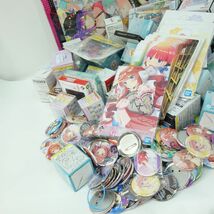 062 萌え系 アニメグッズまとめ売り ホロライブ、ぼっちざろっく、ラブライブ、ガンダムなど ※未検品ジャンク_画像5