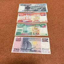 シンガポール 旧紙幣 50 10 5 2ドル札　4枚セット_画像1