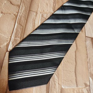 1円スタート　美品◆　ネクタイ　ブラック　黒　ストライプ　デザイン重視　日本製　人気トレンド　スーツ　ビジネス　シンプル　オシャレ