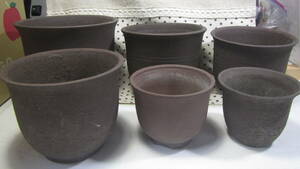  plant pot ( fields and mountains grass pot?)***.... size 5 piece ( secondhand goods ).