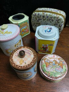 Disney ディズニー ミッキー ミニー ダッフィー シェリーメイくまのプーさん 空き缶 メリーチョコレート空き缶