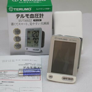 USED品・保管品 TERUMO テルモ ES-T300ZZ 血圧計 手首式 手くび式 ケース/説明書/乾電池/外箱付