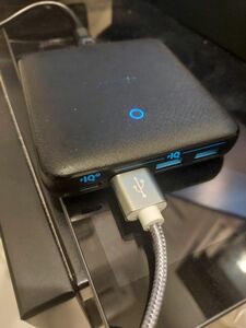 ◆4連続急速充電器◆Anker port Atom slim4ポート