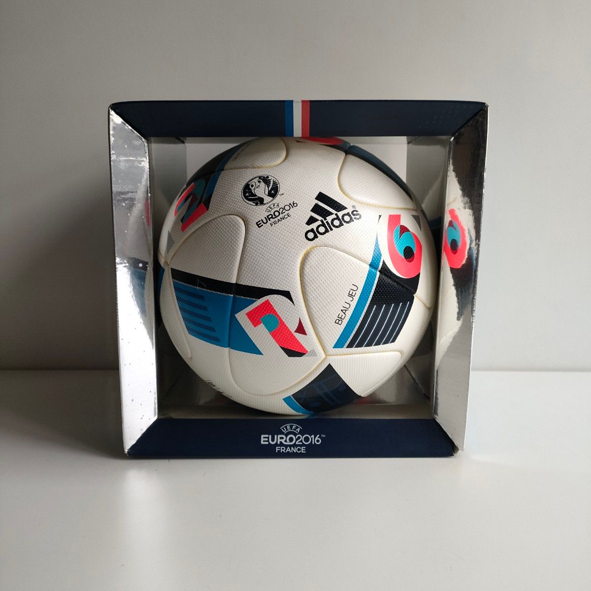 最終価格 12月末までの出品 チームガイスト 5号球 サッカー 最終価格 12月末までの出品 チームガイスト 5号球 サッカー