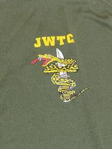 沖縄　米軍放出品　未使用　JWTC Tシャツ　LARGE OKINAWA MARINES 古着　USMC サバゲー　ミリタリー 半袖(19-36)_画像2