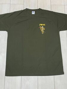 沖縄　米軍放出品　未使用　JWTC Tシャツ　LARGE OKINAWA MARINES 古着　USMC サバゲー　ミリタリー 半袖(19-36)