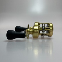 §§ SHIMANO シマノ 23カルカッタコンクエストMD 400XGLH 045966 やや傷や汚れあり_画像7