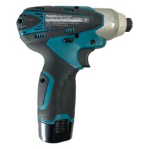 ＊＊ MAKITA マキタ 10.8V 充電式インパクトドライバ (バッテリ2個・充電器・ケース付） TD090DWX ブルー 傷や汚れあり_画像3