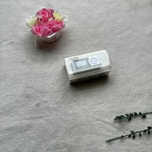 新品　パッケージ潰れあり　MP3 プレイヤー　シルバー