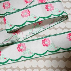 日本 ヴィンテージ ピンク花とグリーンスカラップのリボン デッドストック ハンドメイド 手芸 素材