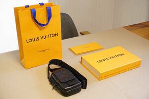 LOUIS VUITTON／Monogram Shadow Double Phone Pouch／M81323　（ルイ・ヴィトン、メンズ、ボディバッグ）