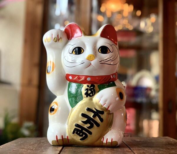 【美品】 招き猫 縁起物 置物 貯金箱 高さ28cm 大型 商売繁盛 陶器製 千万両 招福 昭和レトロ 