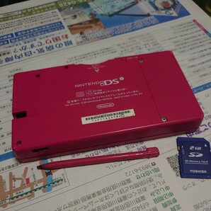 任天堂Ｄｓｉ本体 SDカード2GBとソフト3本の画像3