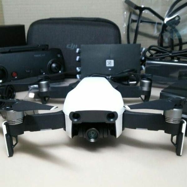 ドローン DJI MAVIC AIR (白) ケース付き