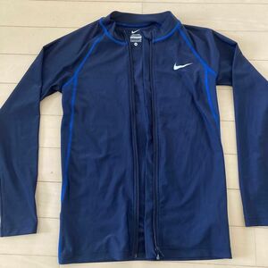 ラッシュガード NIKE ジュニア　150 M