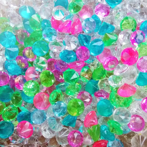 【獲得後未使用】ゆうパケットの箱いっぱいの量☆アクリルストーン・アクリルロック・アクリルアイス☆ダイヤ型