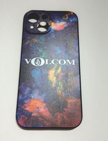 【新品未使用】VOLCOMボルコム　デザイン　ソフトスマホケース　i phone１５用　