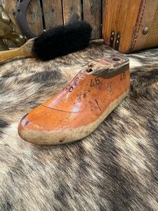 5105 ドイツ アンティーク 木型 靴型 左足 オブジェ カントリー 1900年代 インダストリアル 店舗什器 子供用 足長19.5cm 幅7cm 高さ8cm baa