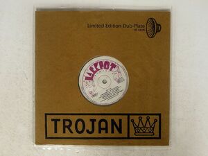 JOHNNY CLARKE/BLOOD DUNZA / DON’T TROUBLE TROUBLE/JACK-POT NONE 10