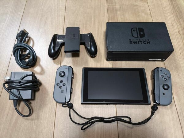 NintendoSwitch　本体セット　ディスプレイ美品　ジョイコン付き　ニンテンドースイッチ