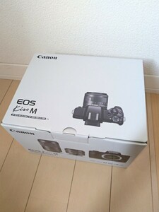 《新品未使用》 EOS Kiss M ダブルズームキット （ホワイト）キヤノン