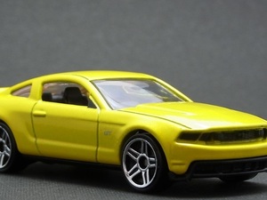 ☆☆日曜夜☆未開封新品☆2010 FORD MUSTANG GT☆HOT WHEELS