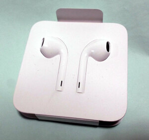 Apple EarPods with Lightning Connector 新品未使用 送料込