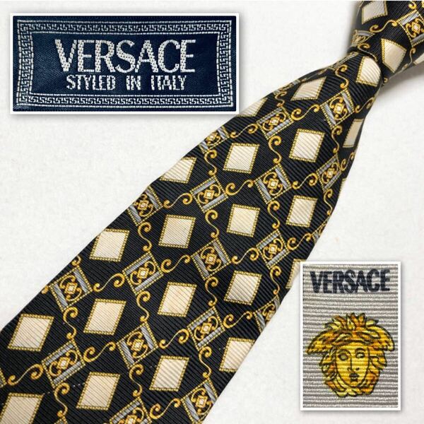 VERSACE ヴェルサーチ　ネクタイ　スクエア　金具　装飾　総柄　シルク100% 日本製　ブラック×ベージュ×ゴールド　ビジネス