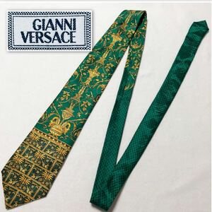 ■美品■GIANNI VERSACE ジャンニヴェルサーチ　ネクタイ　スカーフ風　黄金細工　装飾　シルク100% イタリア製　グリーン×ゴールド