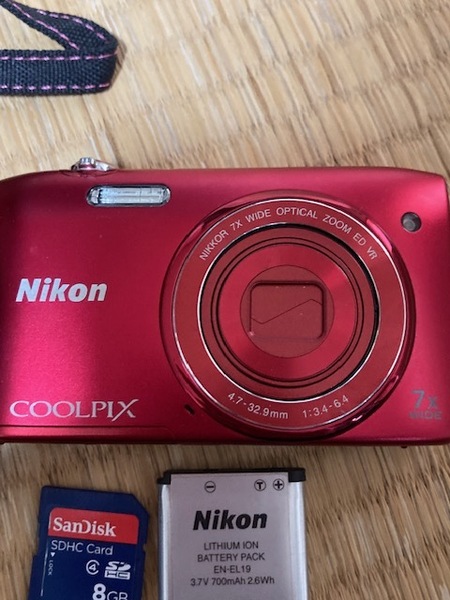 Nikon ニコン COOLPIX S3500 クールピクス コンパクトデジタルカメラ