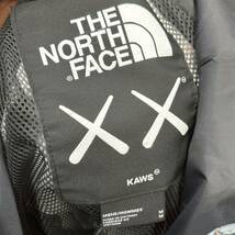 KAWS THE NORTH FACE Retro 1986 Mountain Jacket Parka size M 新品 ノースフェイス カウズ マウンテンジャケット マウンテンパーカー_画像4