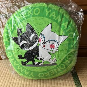 クロネコヤマト　しろねこくろねこクッション　非売品