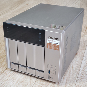 【ジャンク】 QNAP TVS-473 4ベイ NAS